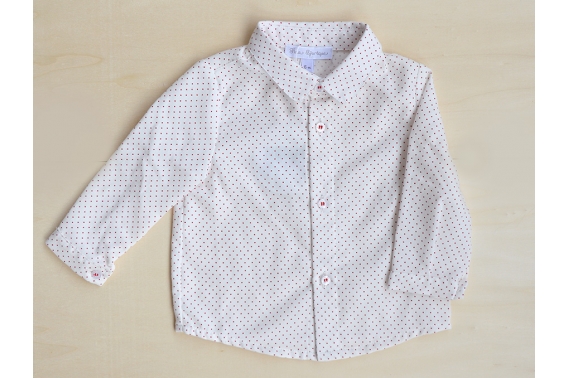 Camisa de lunares rojos