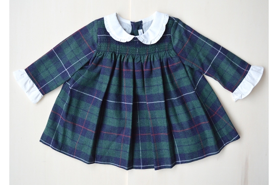 Vestido de cuadros rojos y azul marino