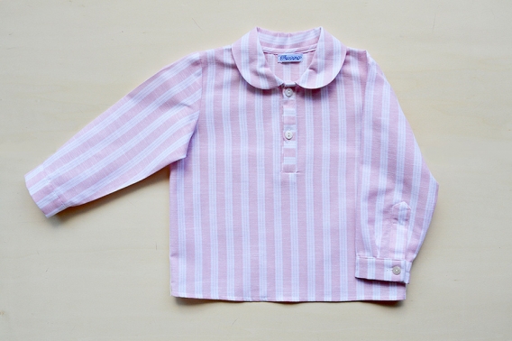 Camisa de rayas rosas y blancas