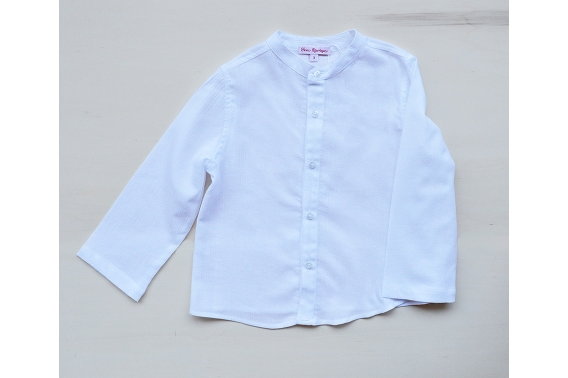 Camisa blanca cuello mao