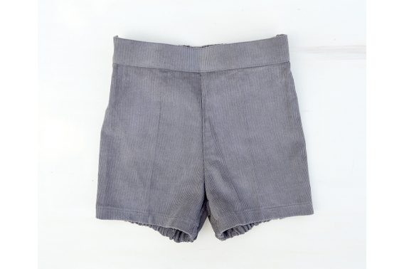 Pantalón de pana cortito marrón de niño