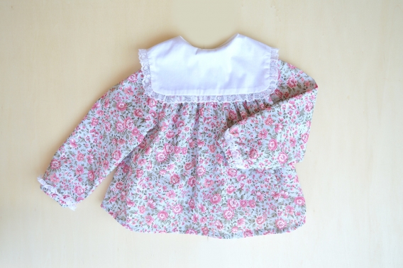 Blusa babero flores