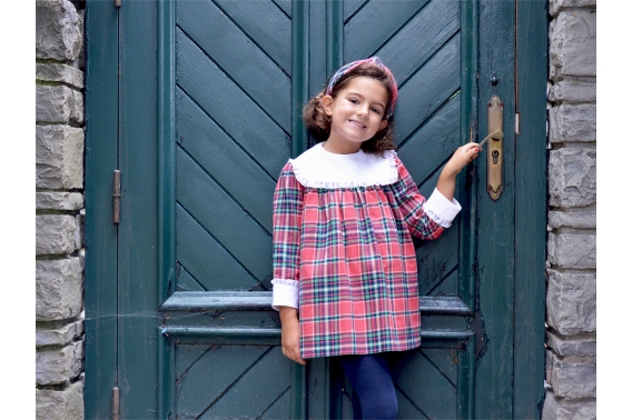 Vestido babero de cuadros.